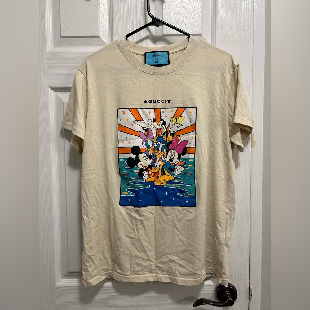 Gucci x Disney “ the sensational six” short sleeve shirt size Large